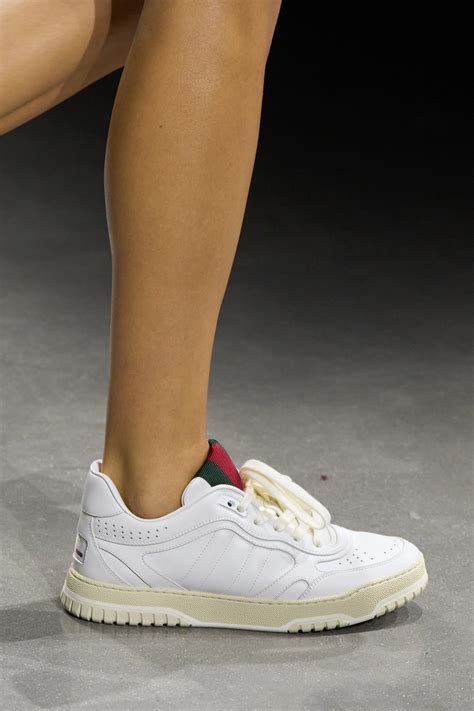 gucci bianche con leone|Sneakers Gucci 2023: ultimo modello alla Milano Fashion Week.